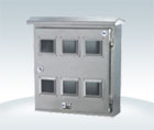 单相电表箱是一种安装单相电能表的配电箱，门上开有抄表窗口，主要用于民用建筑，商业配电系统中。